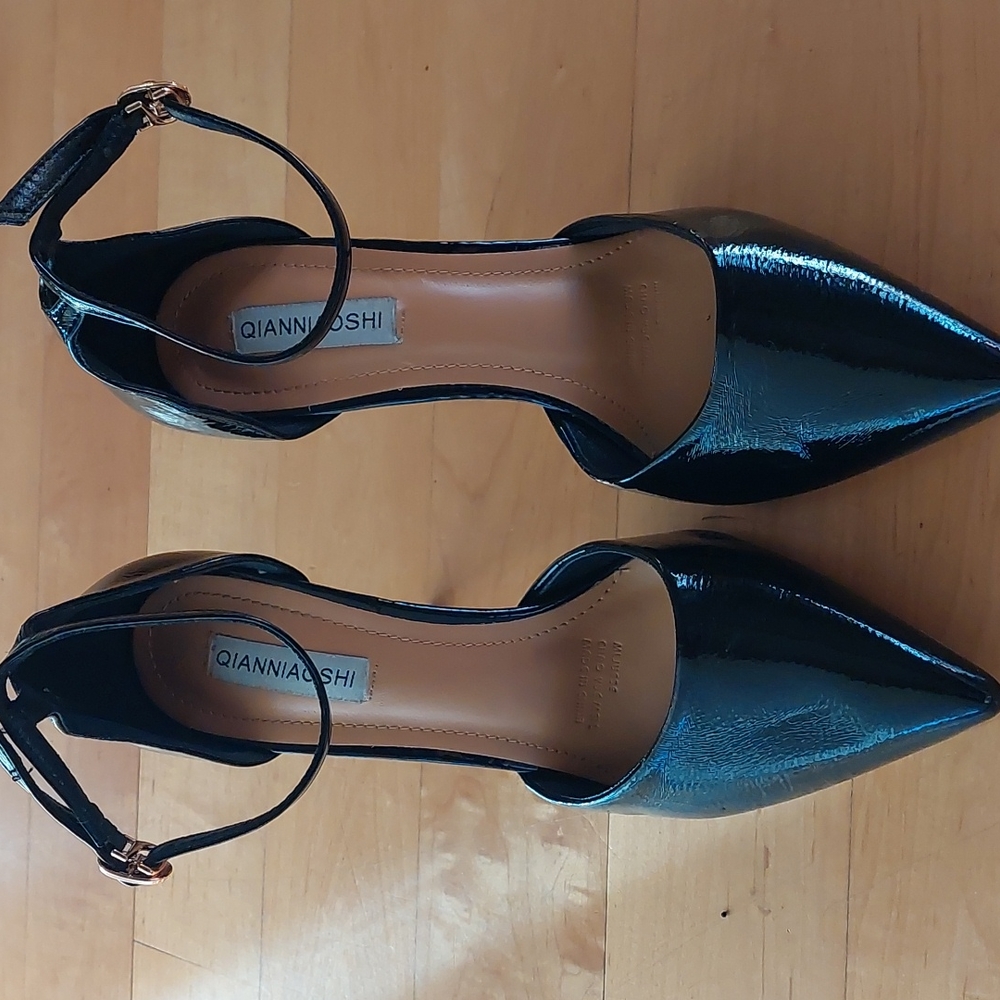 Faux Patent Leather Black Heels size 7